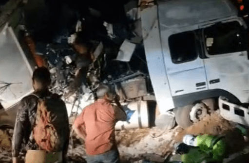 Acidente entre ônibus e carreta deixa 46 feridos e 11 mortos em MT