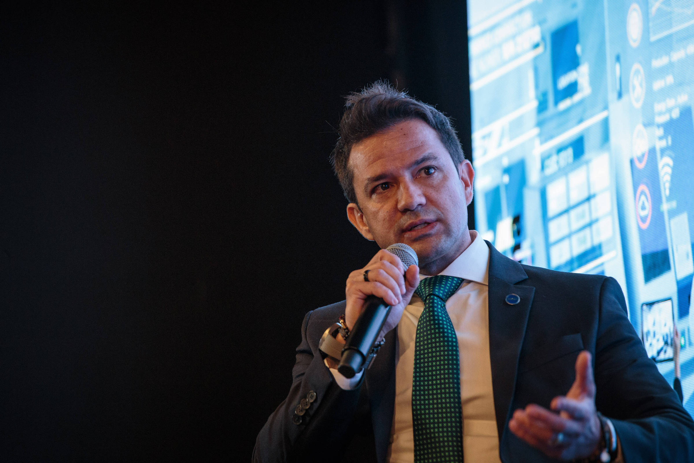 Crédito contra tarifaço permitirá investimento - 20/08/2025 - Mercado
