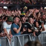 Fãs de Oasis batem recorde de consumo de cerveja... Mas como é no Brasil, no country e no pop?