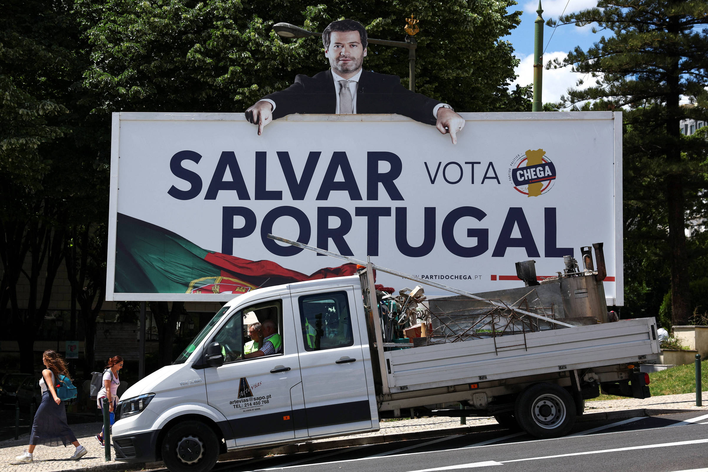 Nostalgia autoritária ameaça democracias pelo mundo, apontam pesquisadores