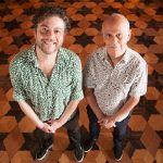 Pélico expõe em ‘Infinito blue’ o frescor do álbum que lançará em setembro com dez parcerias com Ronaldo Bastos