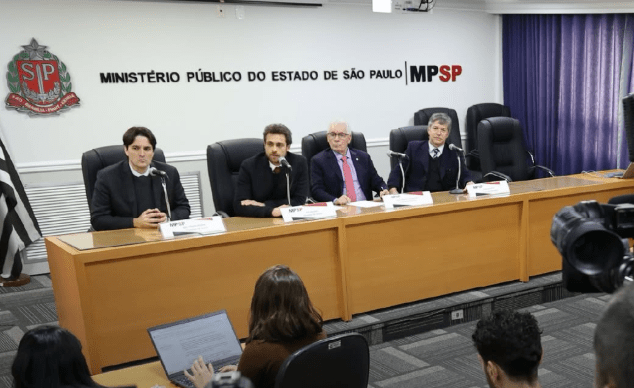 Ultrafarma e Fast Shop contrataram “assessoria criminosa” de fiscal da Fazenda