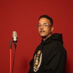 Voz resiliente do rap, Akira Presidente contabiliza vitórias e derrotas entre o boombap e o trap do álbum 'Big fa7her'