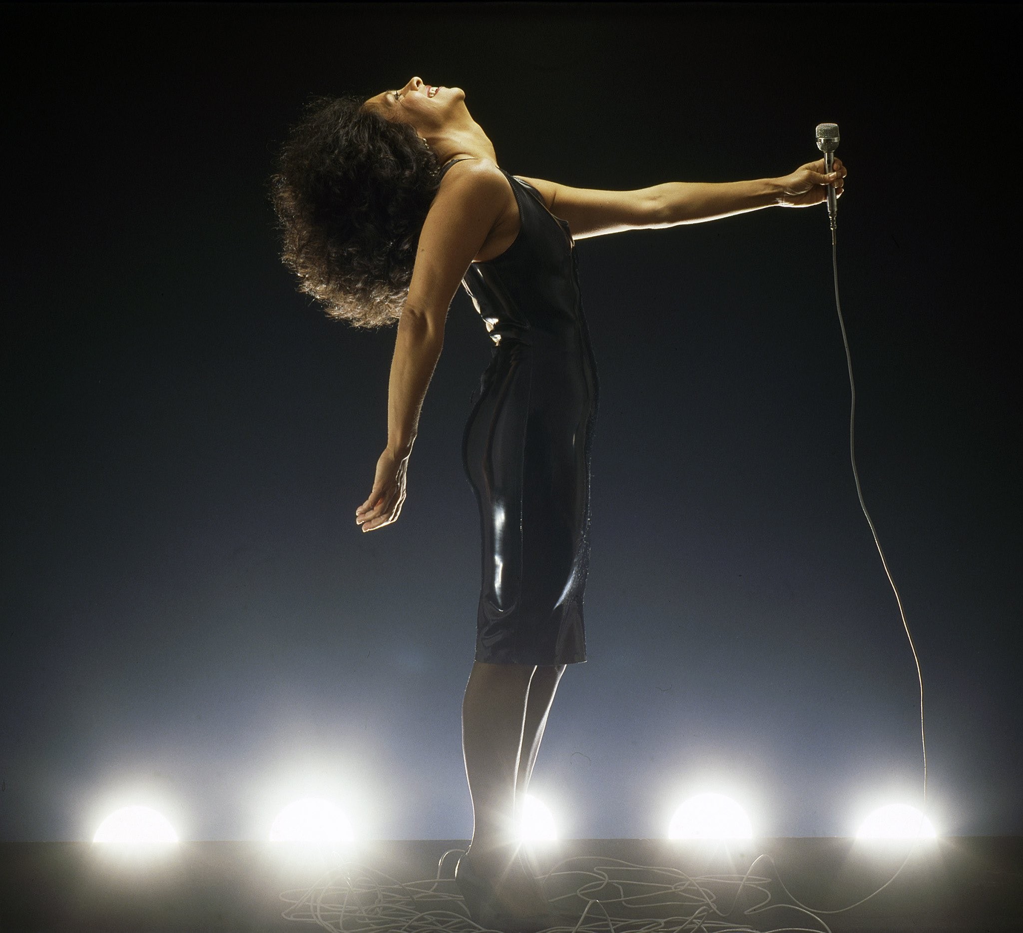 Álbum de Gal Costa tem lançamento digital adiado em uma semana, para frustração dos seguidores da cantora
