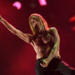Aos 78 anos, Iggy Pop desafia noção de idade em dia de bandas influenciadas por ele