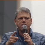 Após visita a Bolsonaro, Tarcísio descarta Planalto e confirma reeleição em SP