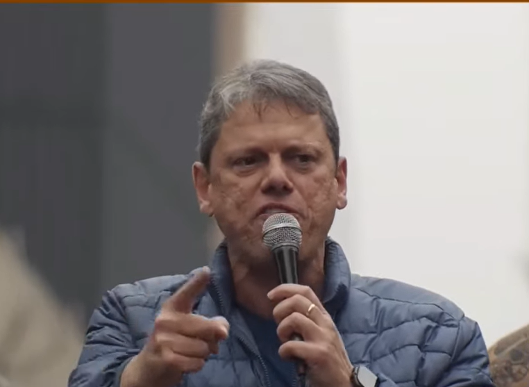 Após visita a Bolsonaro, Tarcísio descarta Planalto e confirma reeleição em SP