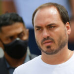 Carlos Bolsonaro relata agravamento da saúde do pai e menciona suspeita de câncer