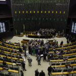 Congresso articula PEC com foro para chefe de partidos - 16/09/2025 - Poder