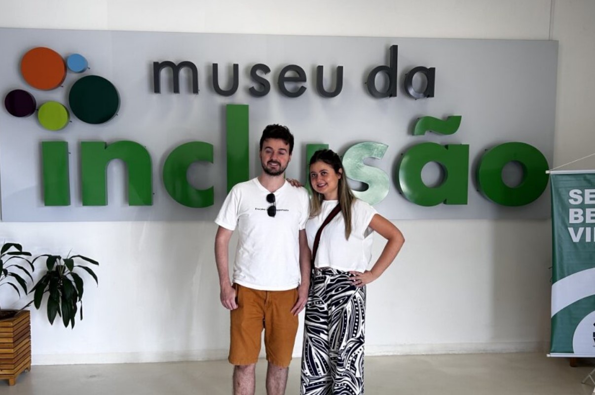 Constrangido por Claudia Raia em teatro, homem com deficiência visual diz que acessibilidade ainda está na ‘bolha’