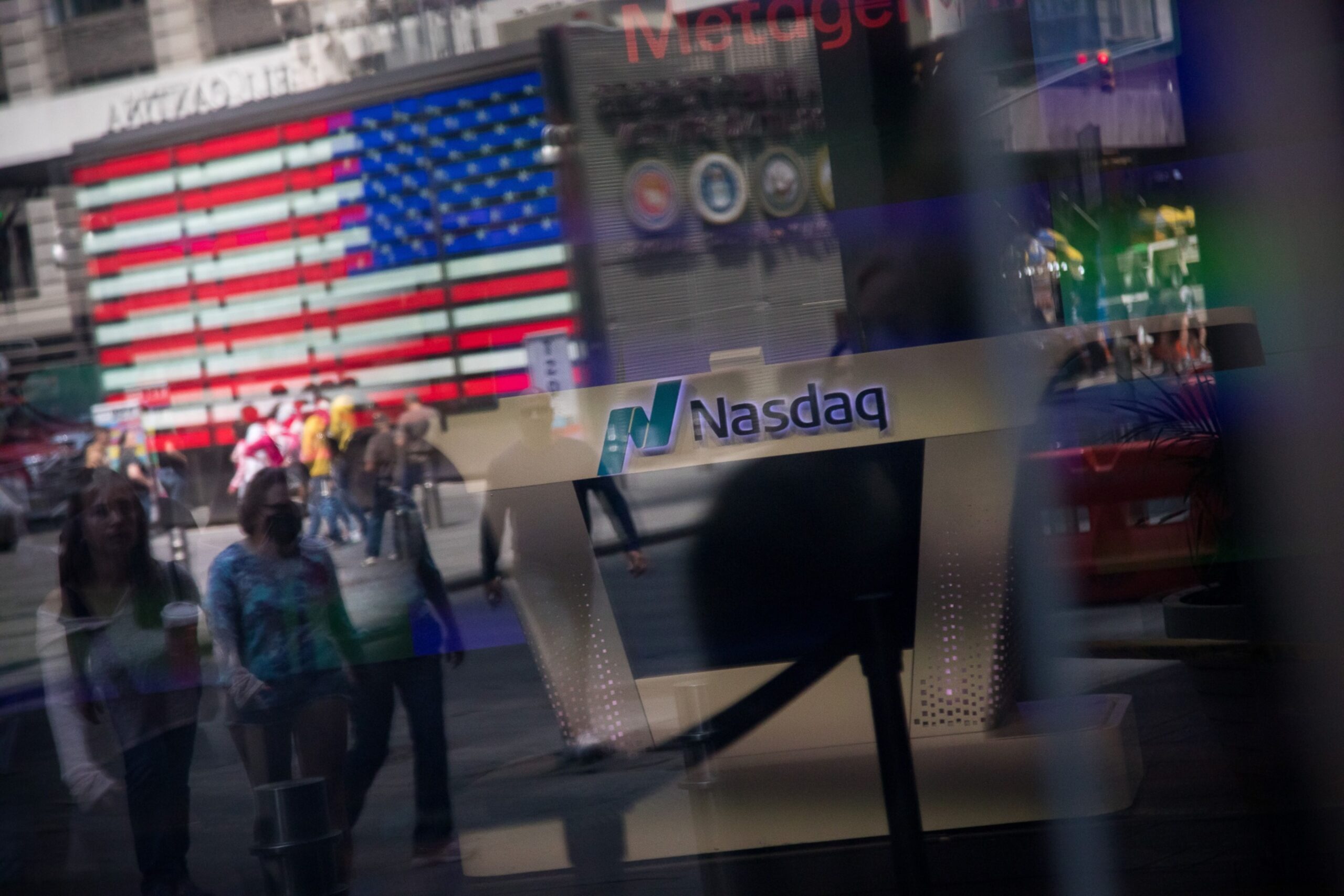 Dow Jones, Nasdaq e S&P500 batem máximas de fechamento à espera de alívio do Fed