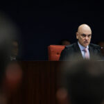 Moraes vota para condenar Bolsonaro por trama golpista - 09/09/2025 - Poder