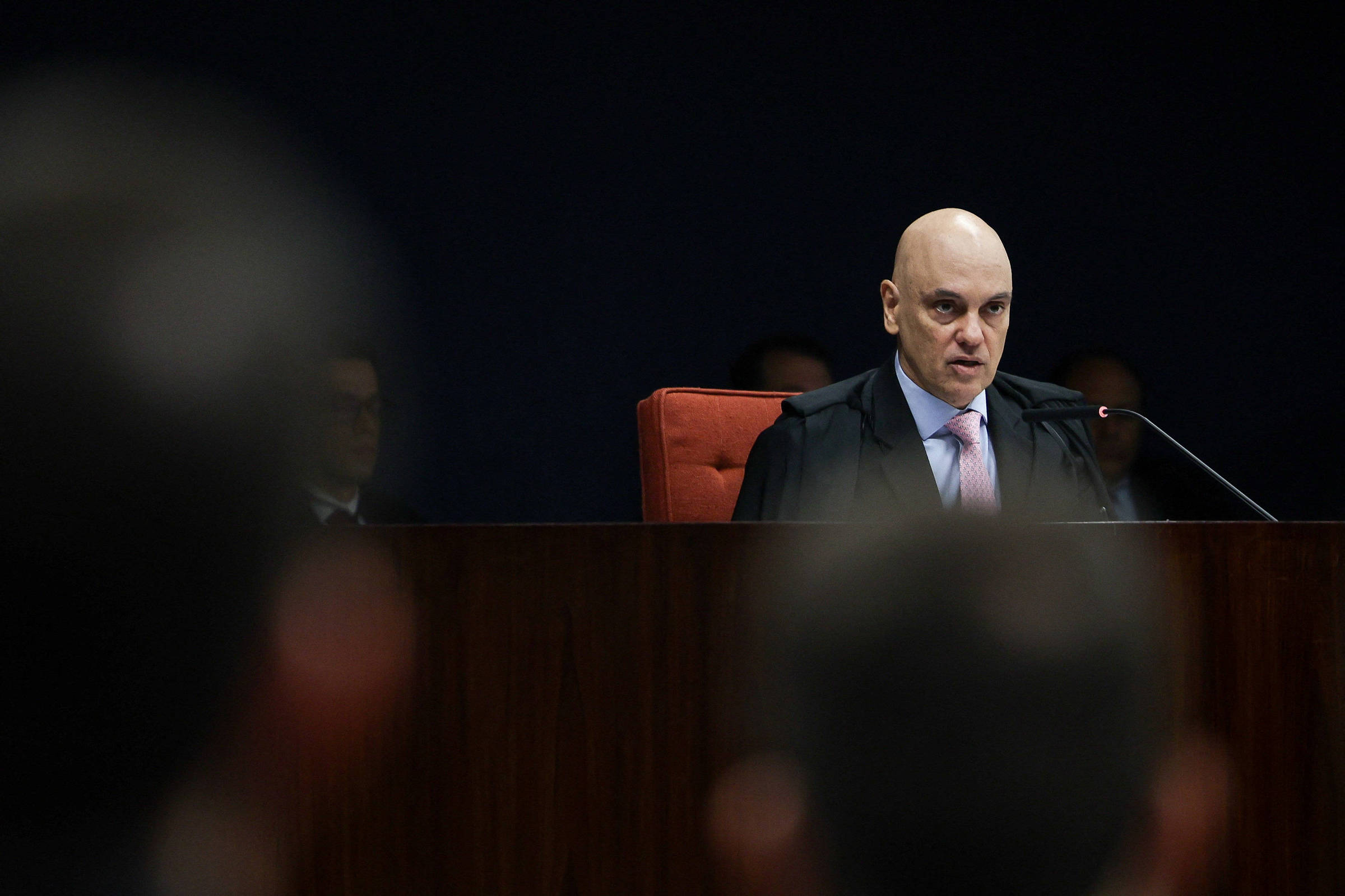Moraes vota para condenar Bolsonaro por trama golpista - 09/09/2025 - Poder