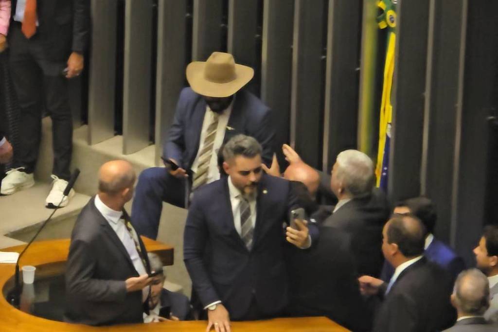 Motta envia casos de amotinados ao Conselho de Ética - 23/09/2025 - Poder