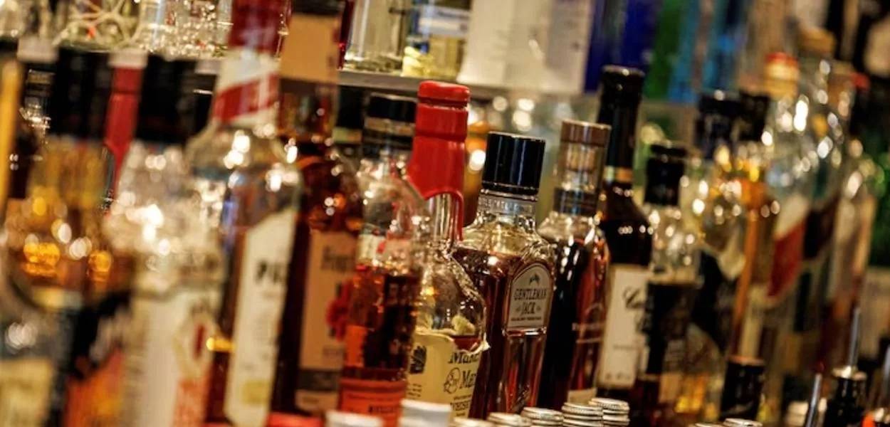 O que se sabe até agora sobre a intoxicação por metanol em bebidas em São Paulo