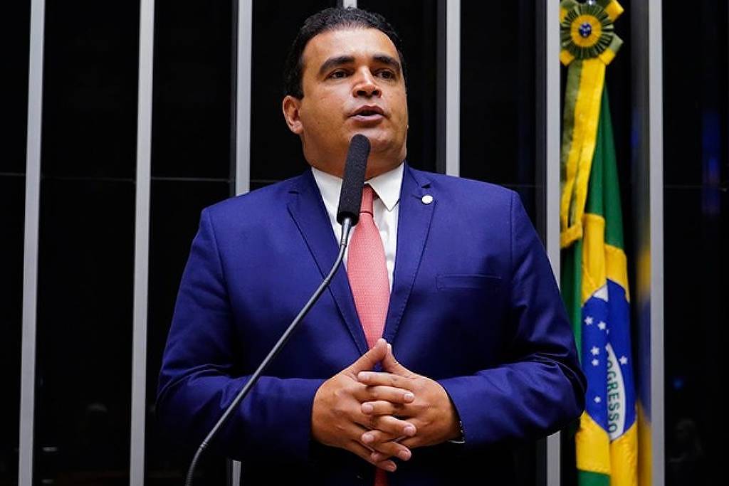Relator de processo de cassação de Eduardo defende anistia - 26/09/2025 - Poder