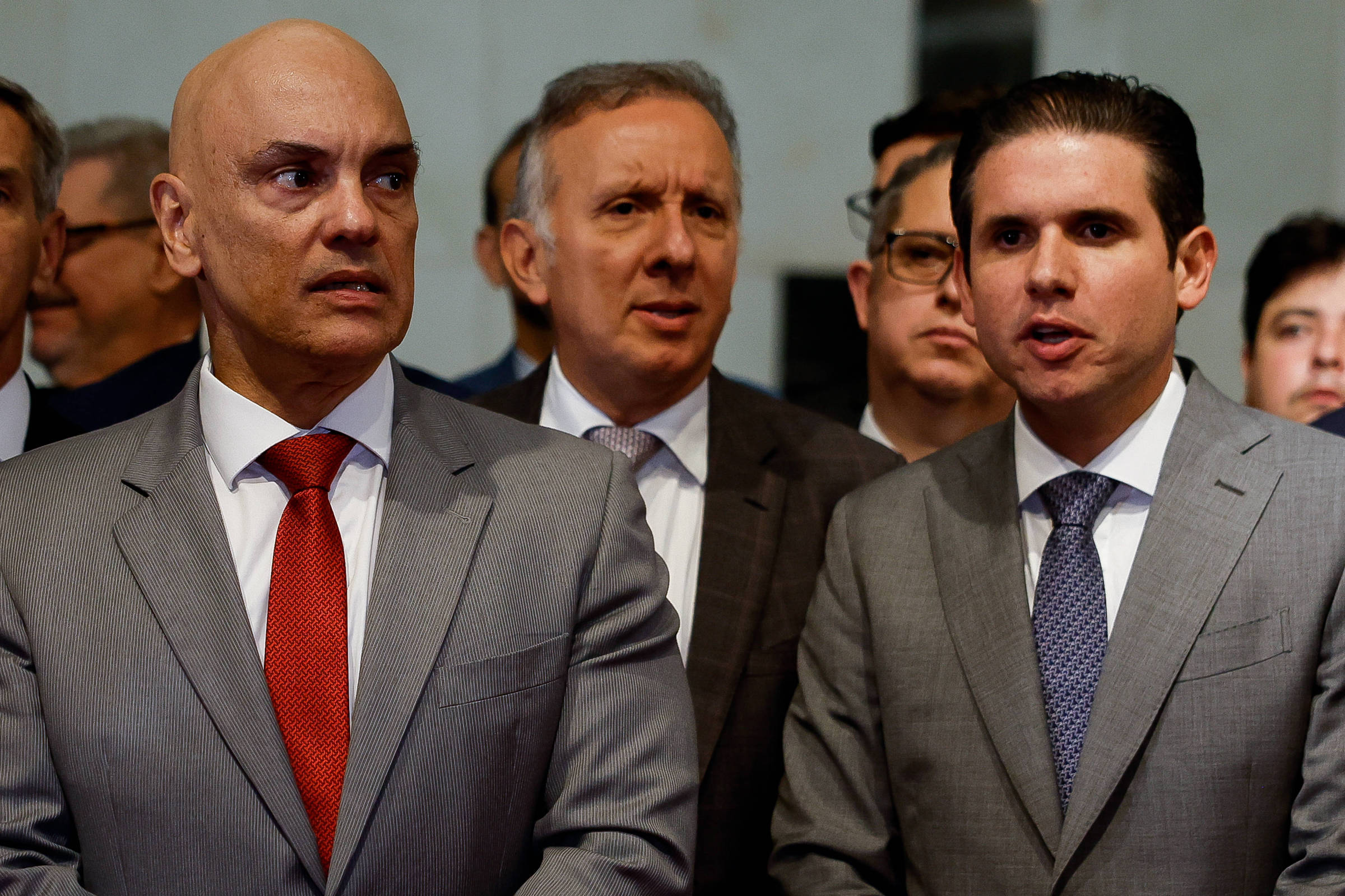 STF ameaça acordo, e Motta avalia adiar votação de anistia - 22/09/2025 - Poder