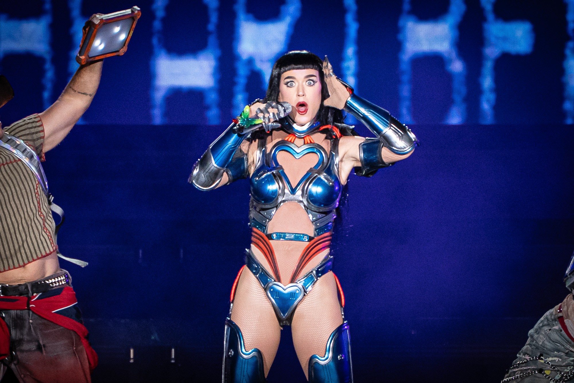 The Town 2025 tem último dia com 'pop farofa', Joelma empolgante e Katy Perry acrobática e futurista