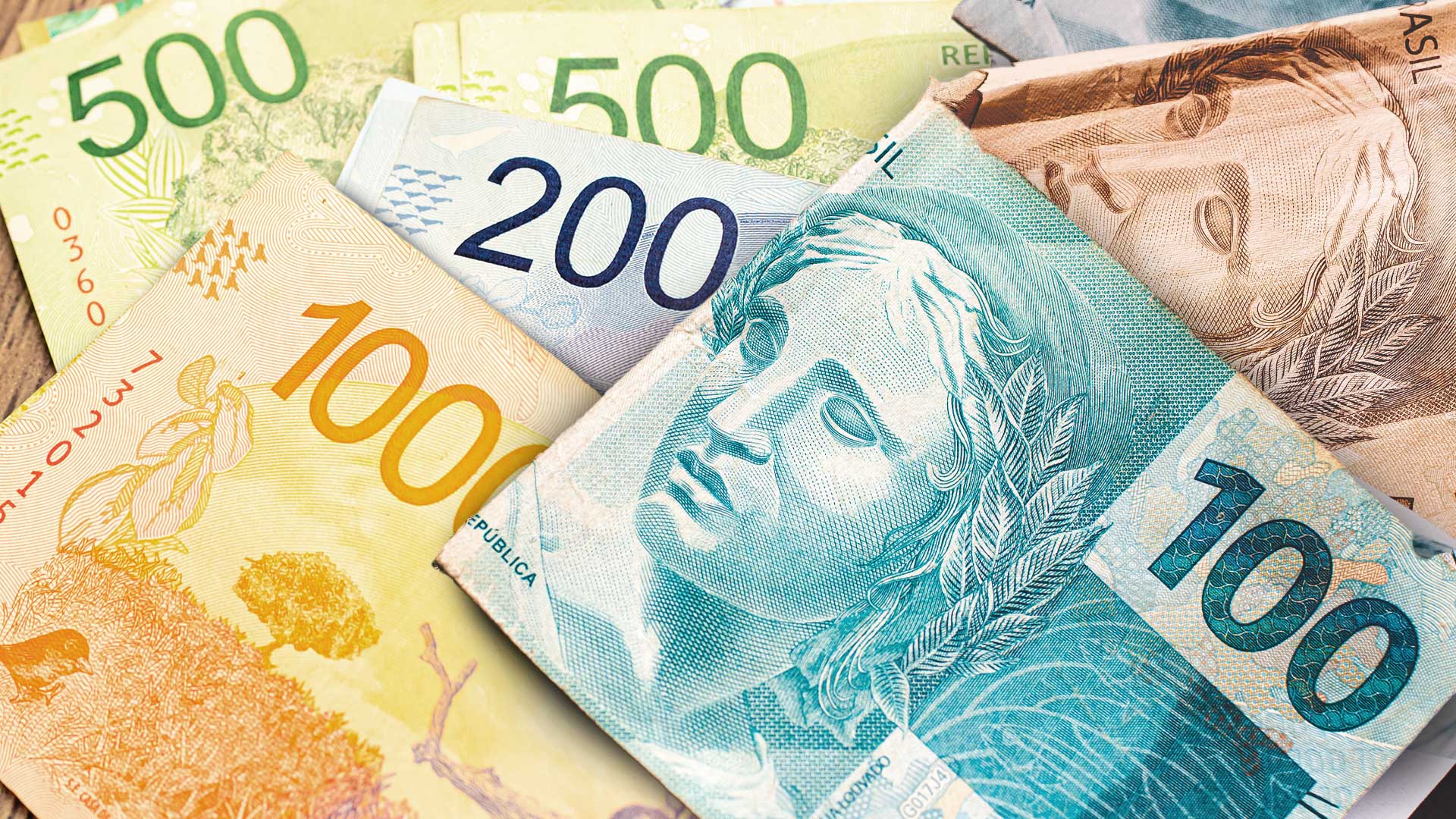 real tem o 4º melhor desempenho do ano; peso fica na lanterna