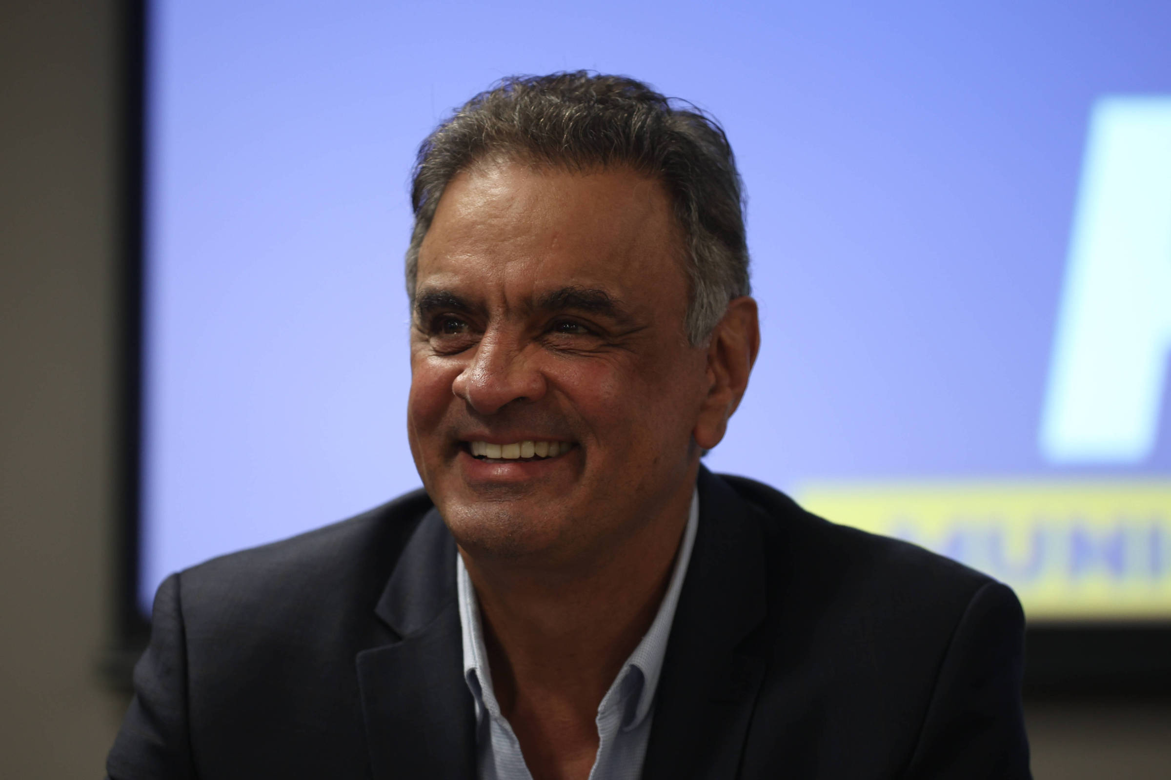 Aécio volta à presidência do PSDB e busca reerguer partido - 02/10/2025 - Painel