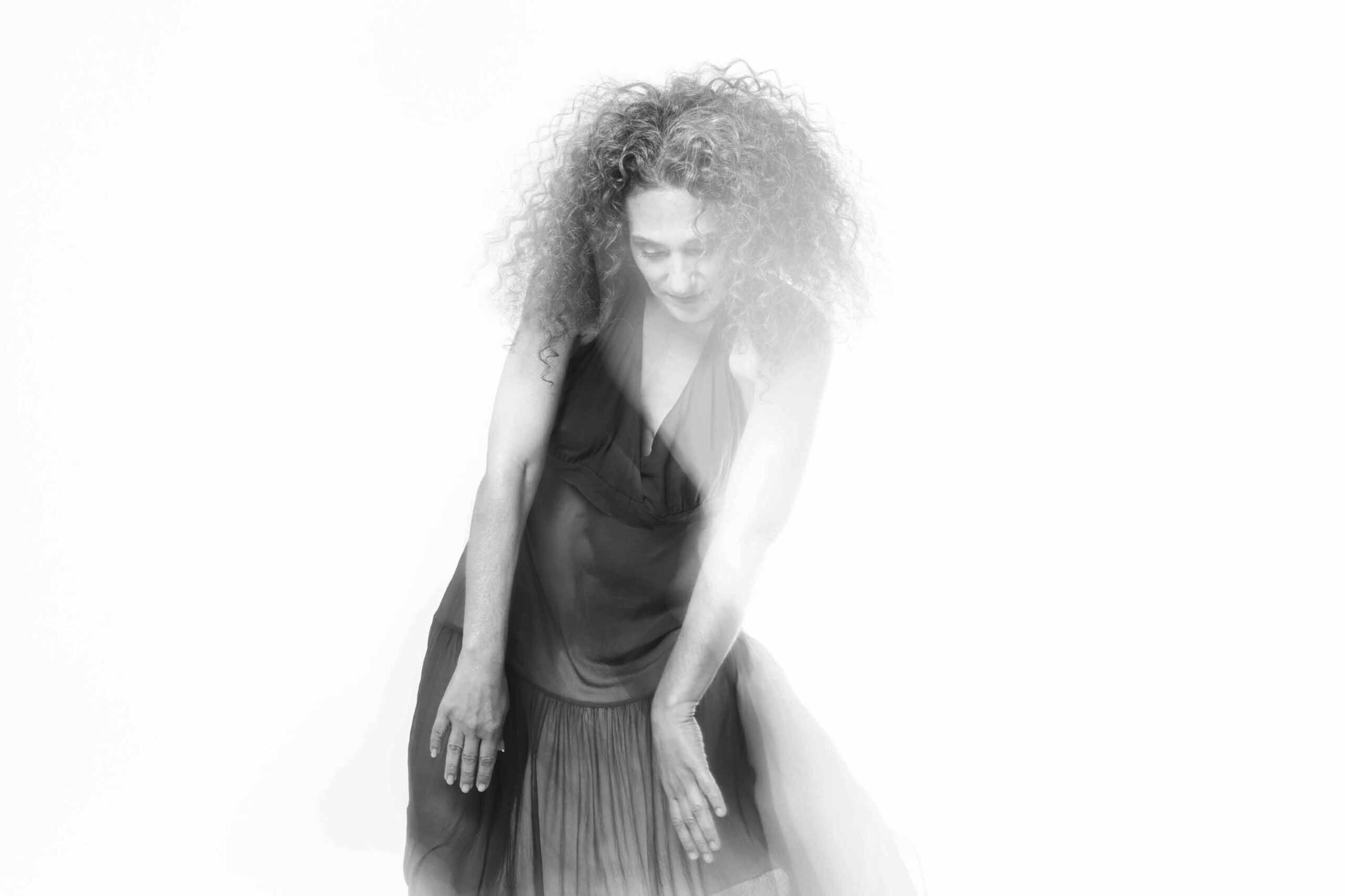 Badi Assad canta Chico César e Moska, entre parcerias com Otto, Pedro Luís e Ceumar, no álbum ‘Parte de tudo isso’