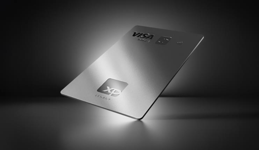Clientes XP podem ter isenção no cartão Legacy e acumular até 9,5 pontos por dólar