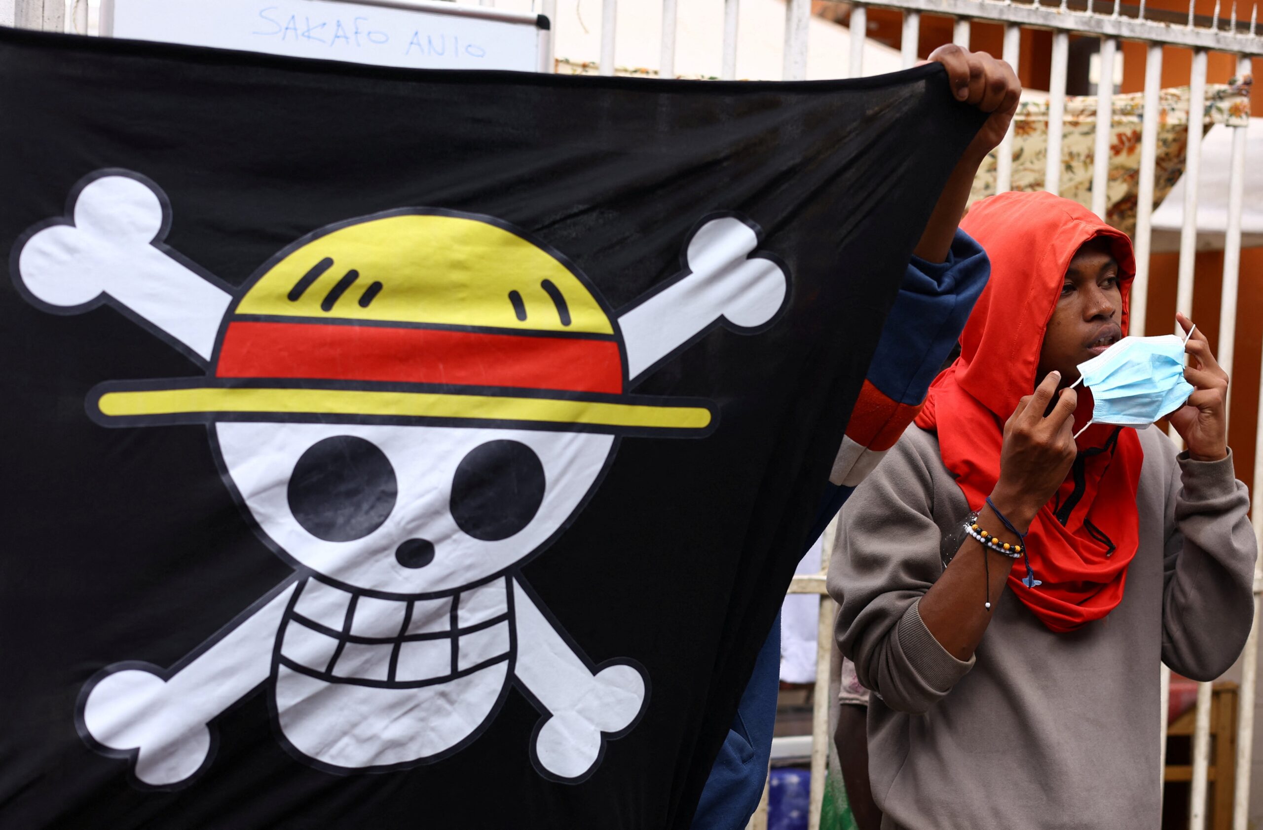 Como bandeira de 'One Piece' virou símbolo de protestos em mais de um país