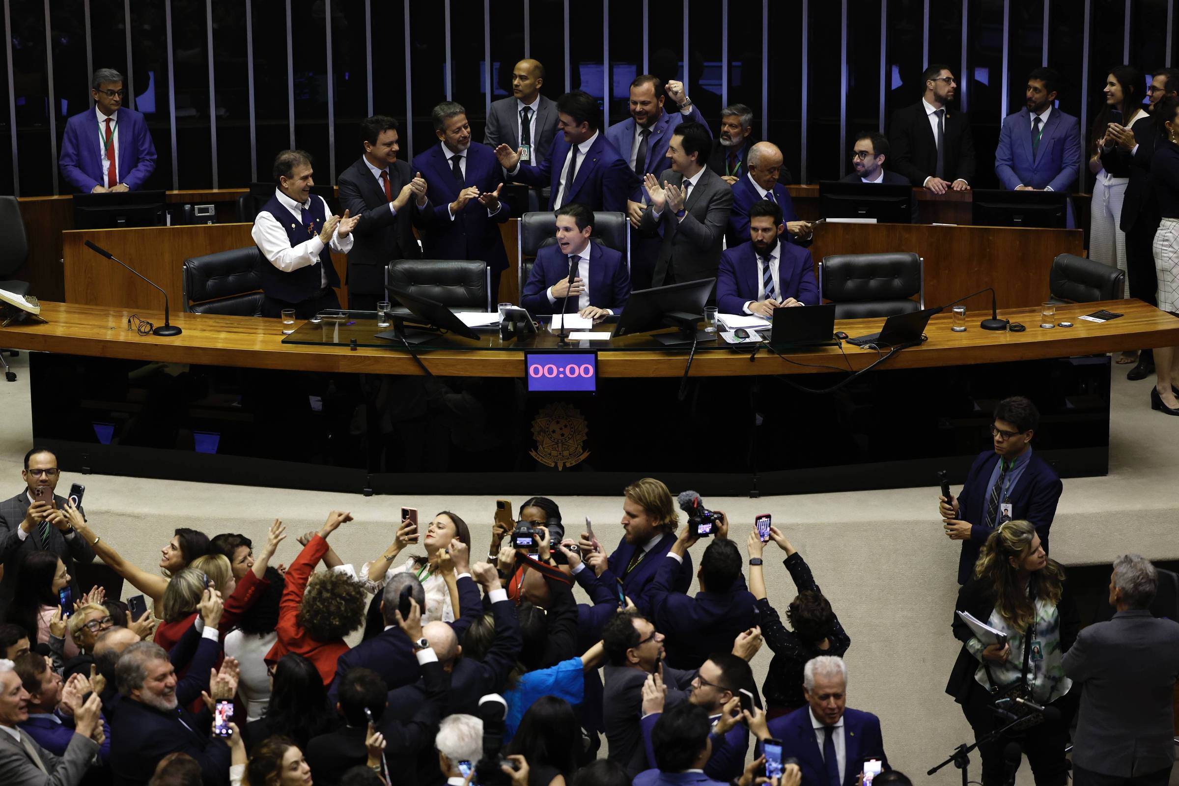 Congresso reclama de ritmo lento na liberação de emendas - 23/10/2025 - Painel