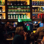 Desinformação sobre metanol em bebidas afeta economia real - 06/10/2025 - Encaminhado com Frequência