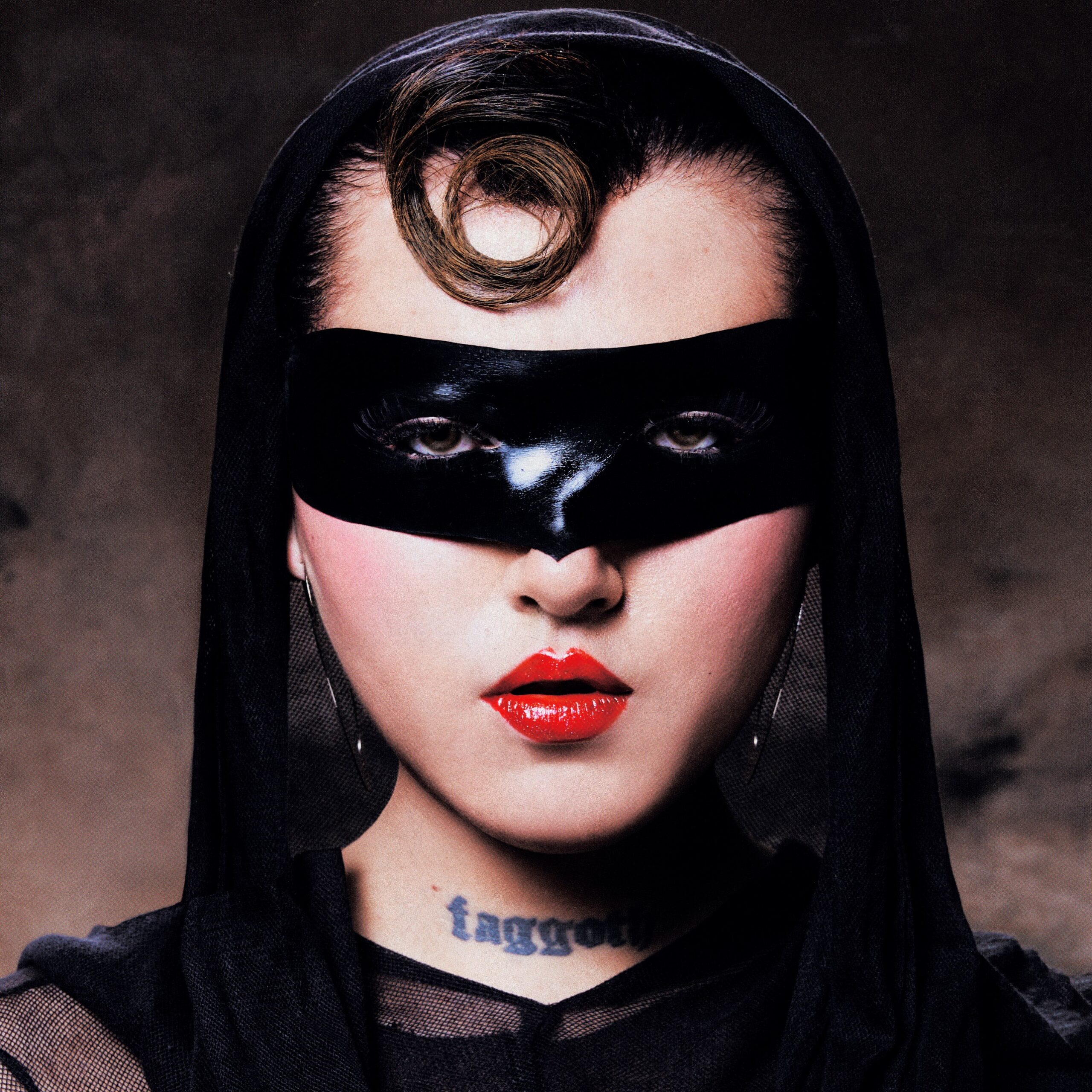 Do coral de uma igreja pentecostal na Zona Leste de SP para as pistas de música eletrônica: quem é Mia Badgyal