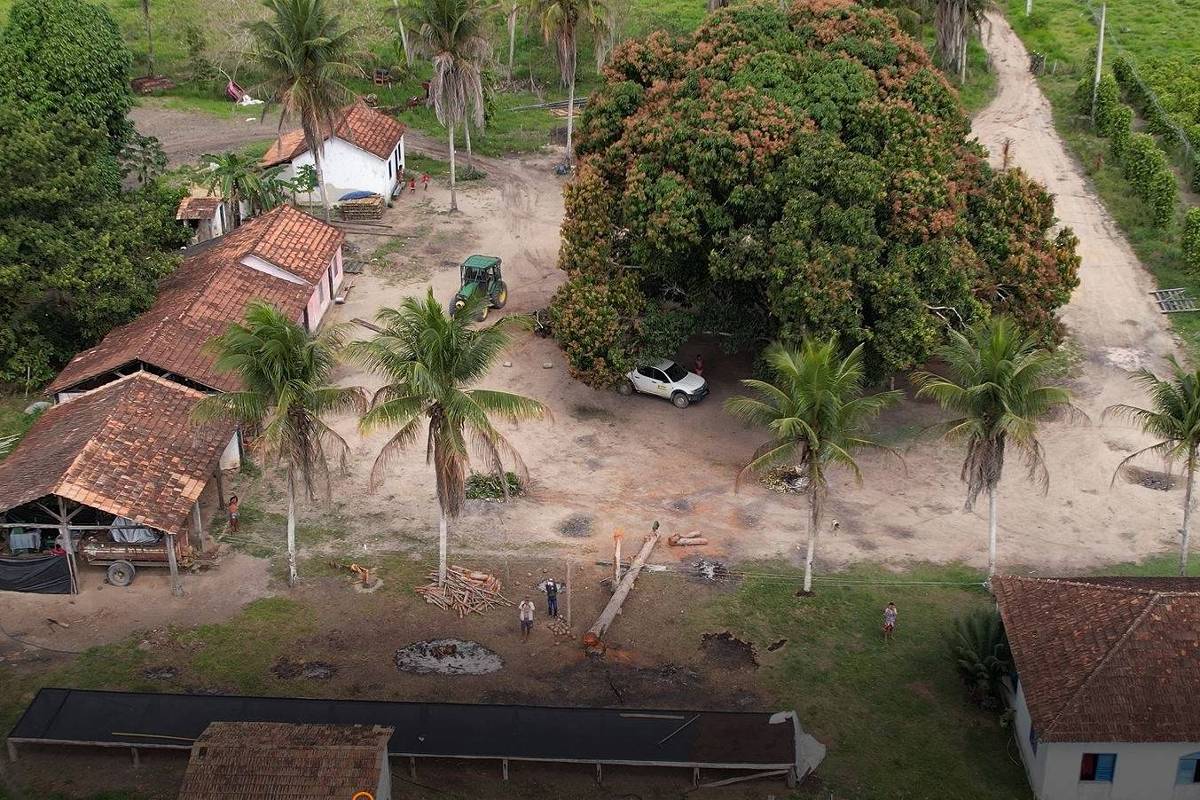 Donos de terra acusam estado da BA de negligenciar briga - 08/10/2025 - Painel