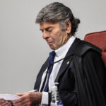 Fux pede devolução de voto sobre Bolsonaro para ajustes - 20/10/2025 - Brasília Hoje