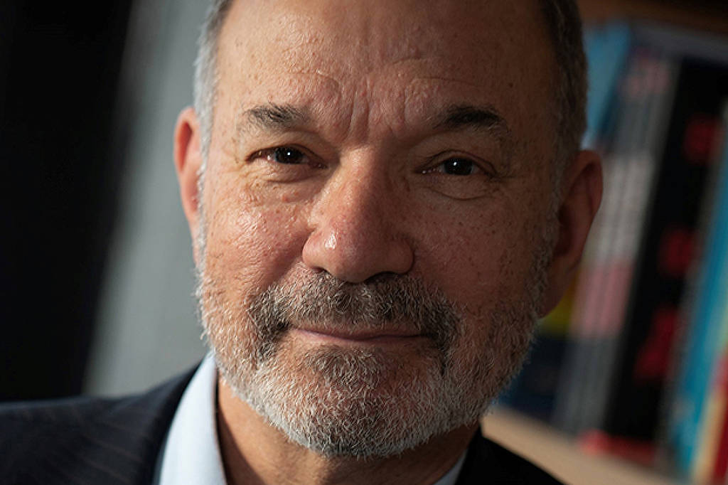 Historiador defende que poeta inventou relação homossexual no século 16