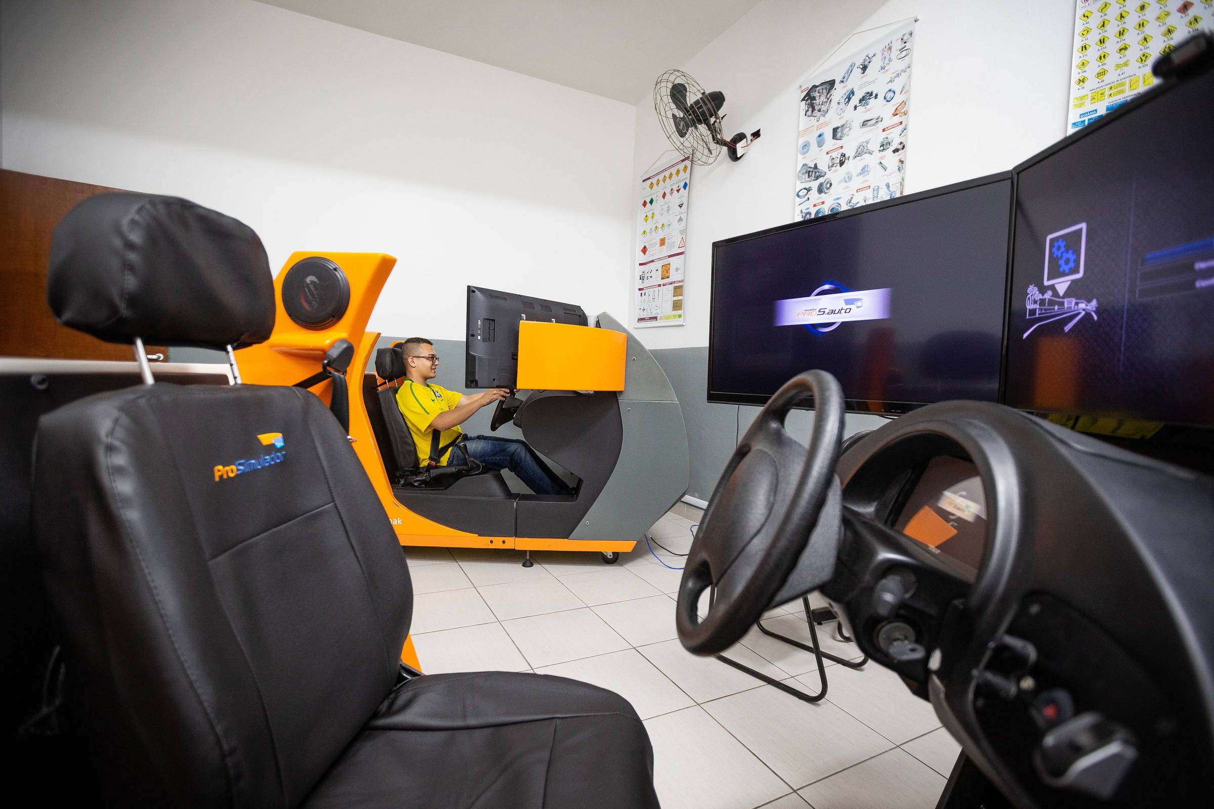 Lula dá ok a fim da obrigatoriedade de autoescola para CNH - 01/10/2025 - Painel