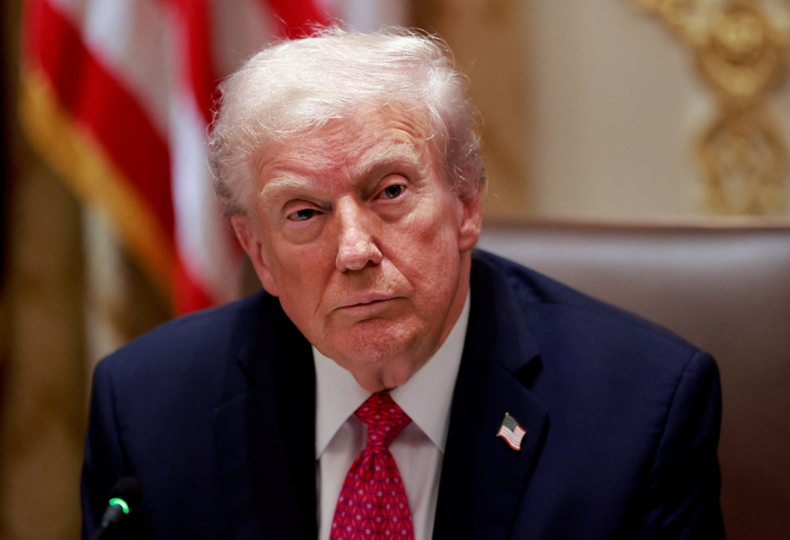 Militares dos EUA atacam embarcação suspeita de tráfico de drogas no Pacífico