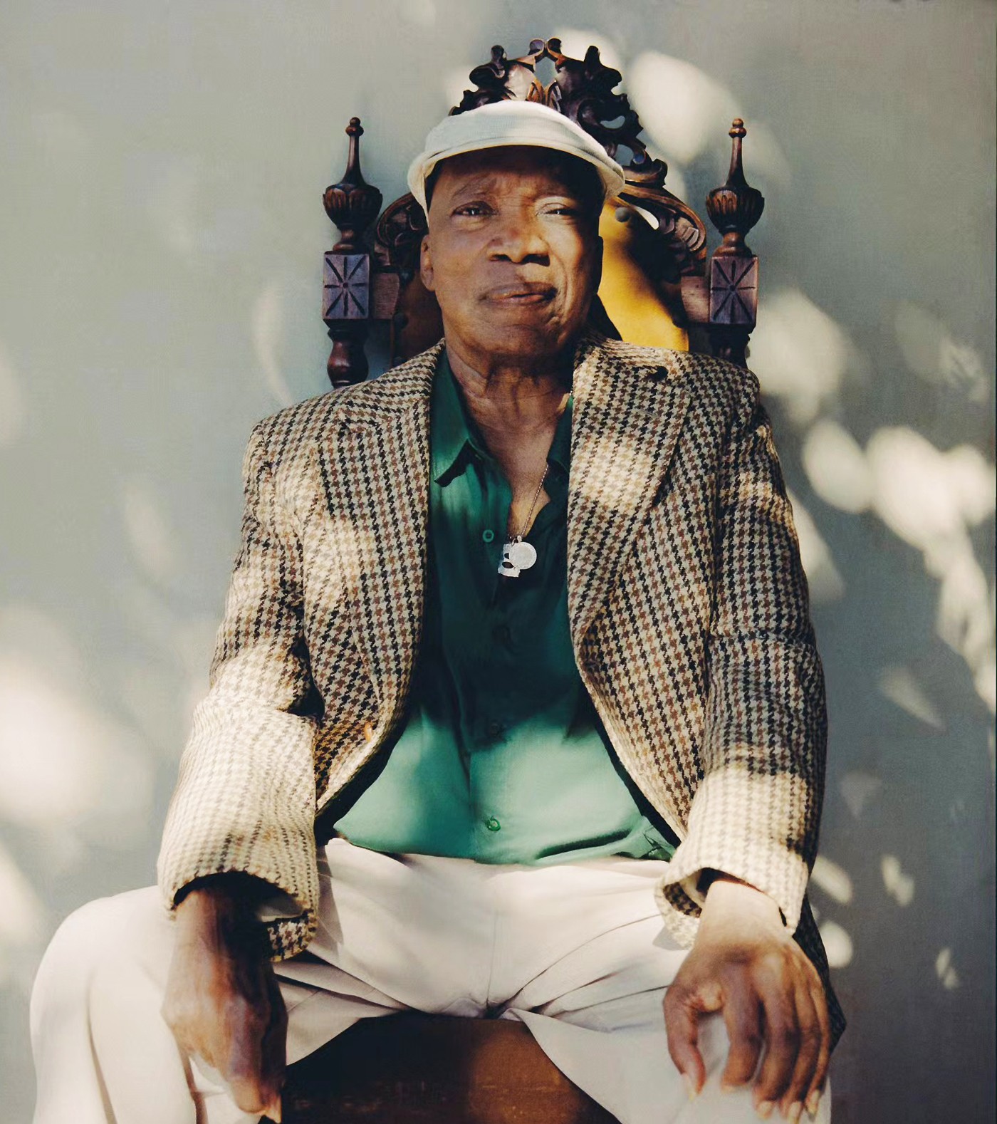 Milton Nascimento faz 83 anos já entronizado na dimensão do Milton Nascimento faz 83 anos já entronizado na dimensão do infinito