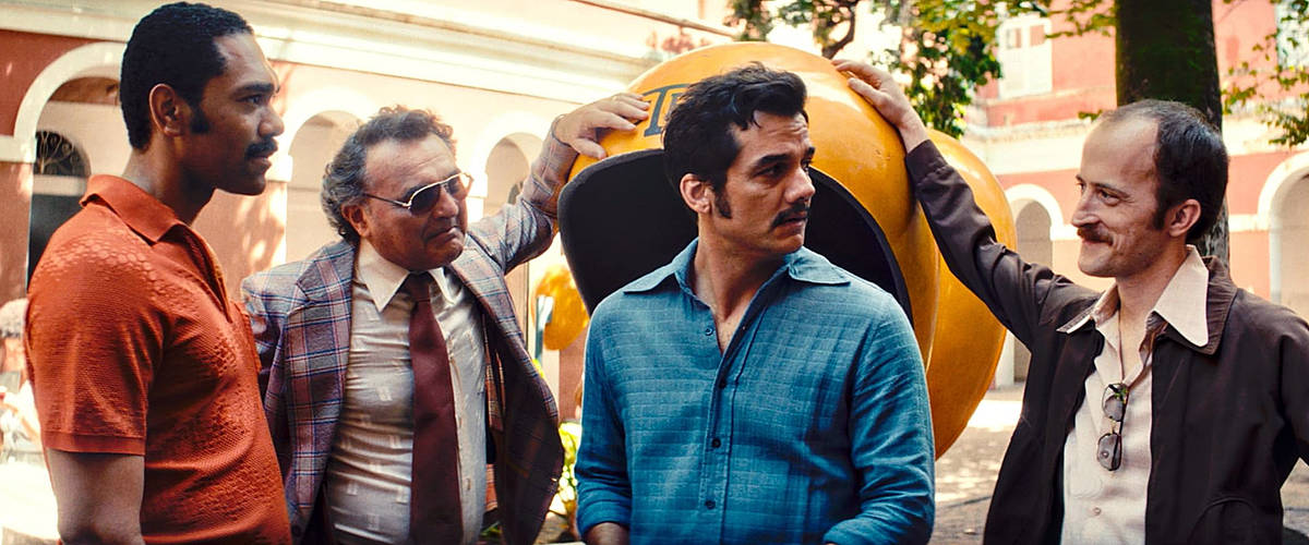 'O Agente Secreto' é Fellini no Recife, filme B e bom cinema - 30/10/2025 - Marcos Augusto Gonçalves