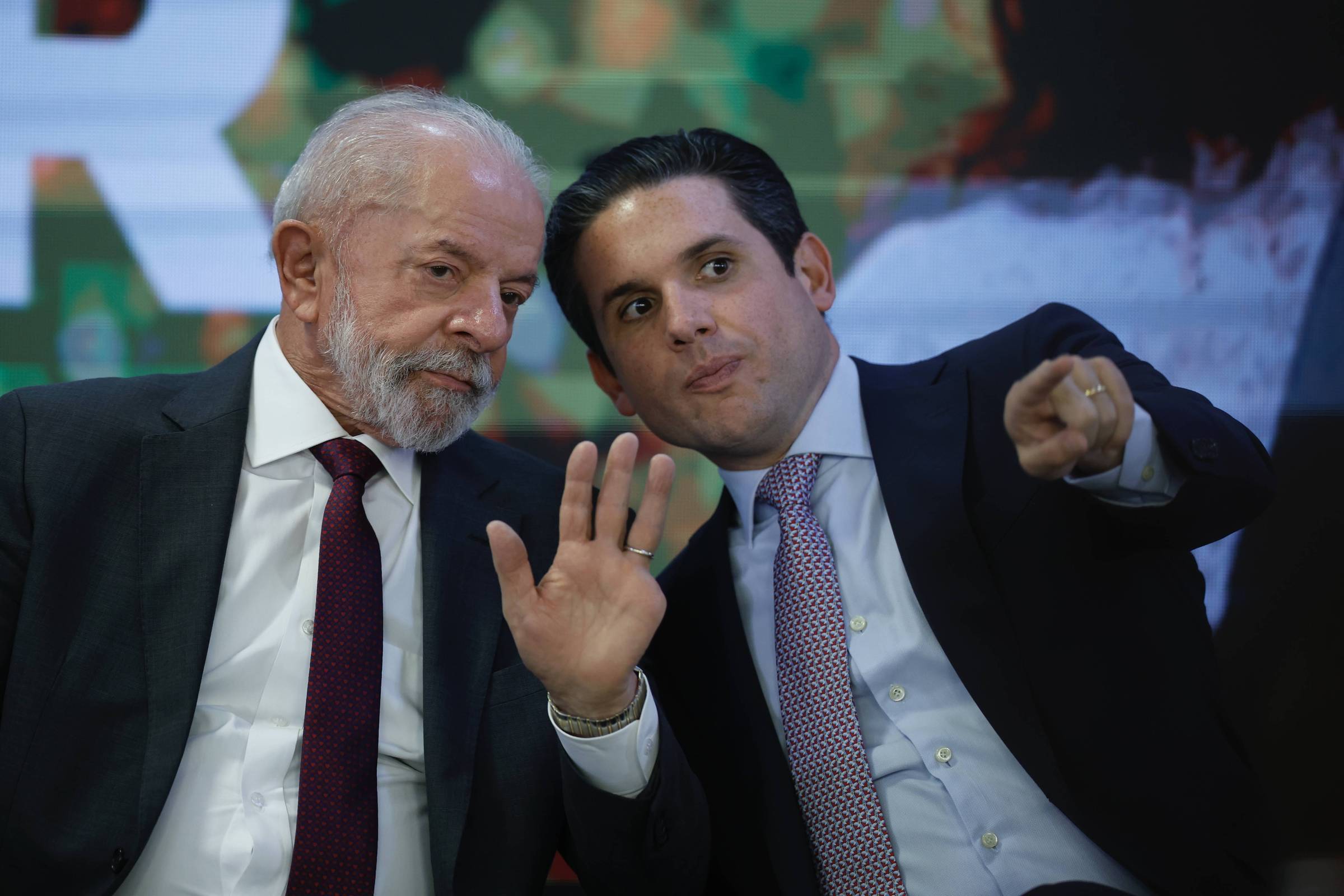 Organizadores de plebiscito se reúnem com Motta e Lula - 01/10/2025 - Painel