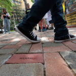 Praça Vladimir Herzog homenageia jornalistas em calçadão - 26/10/2025 - Poder