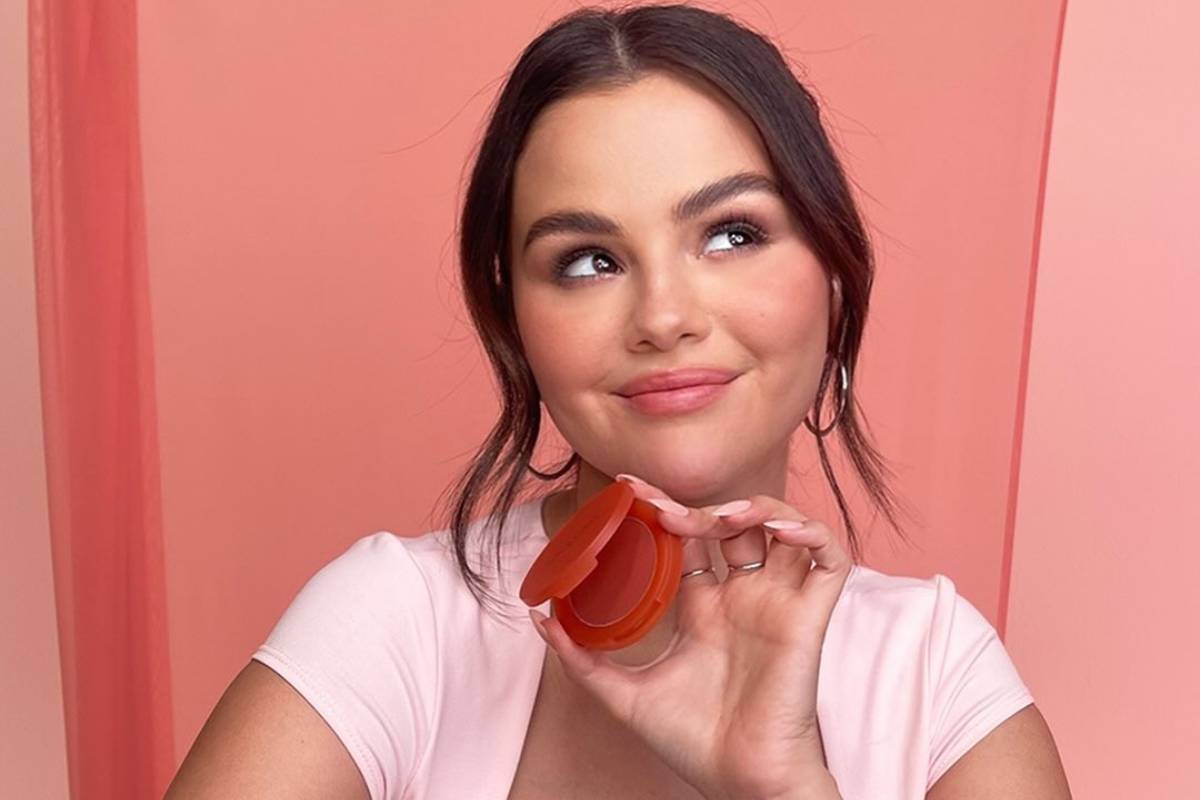 Rare Beauty, de Selena Gomez, atinge valor de mercado bilionário; Rare Beauty, de Selena Gomez, atinge valor de mercado bilionário; veja a fortuna