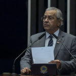 Senador vítima do INSS vai aderir a acordo do governo - 05/10/2025 - Painel