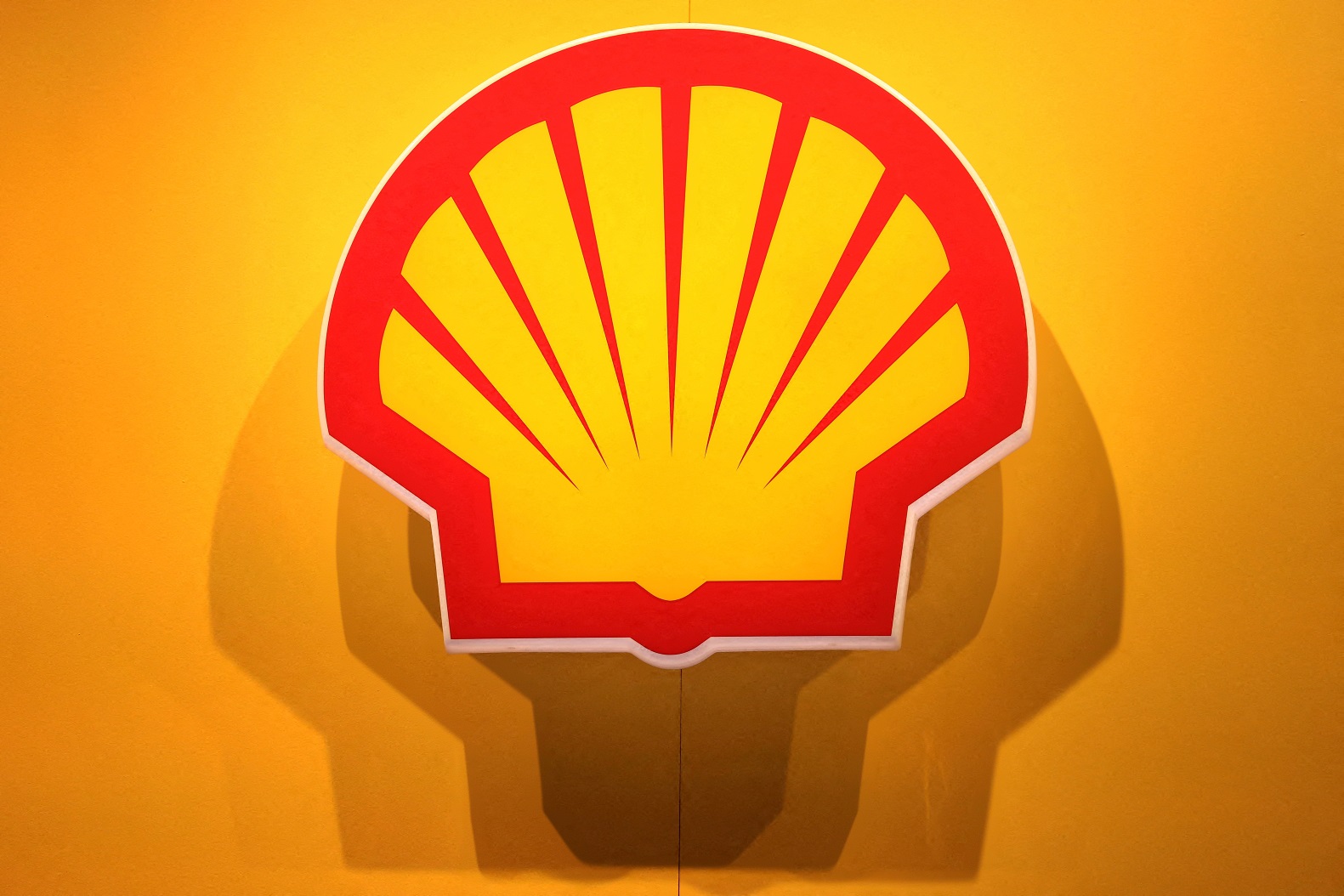 Shell negocia licença dos EUA para retomar projeto de gás na Venezuela