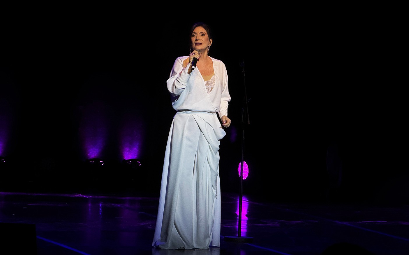 Zizi Possi sacia sede do público do Rio com ‘Choro das águas’, recital em que a voz paira bela sobre todas as coisas