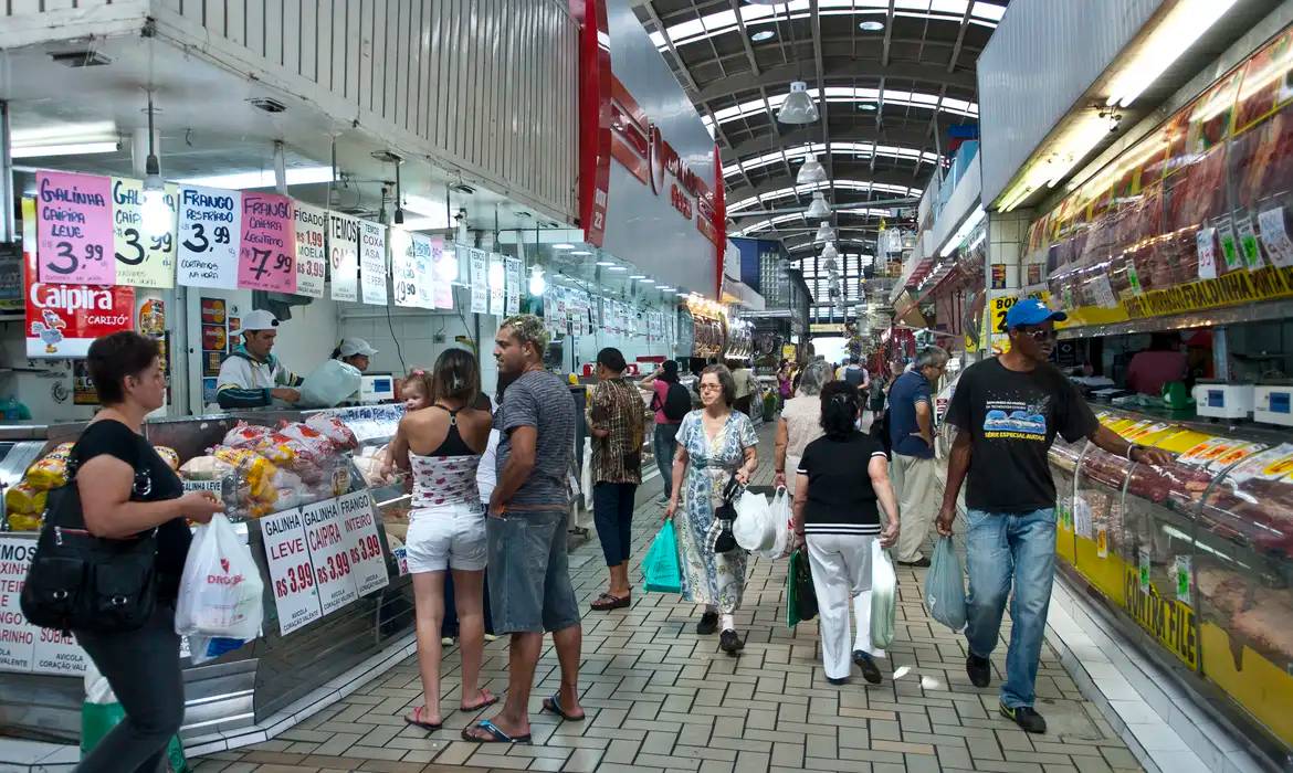 prévia da inflação sobe 0,18% em outubro, abaixo do esperado pelo mercado