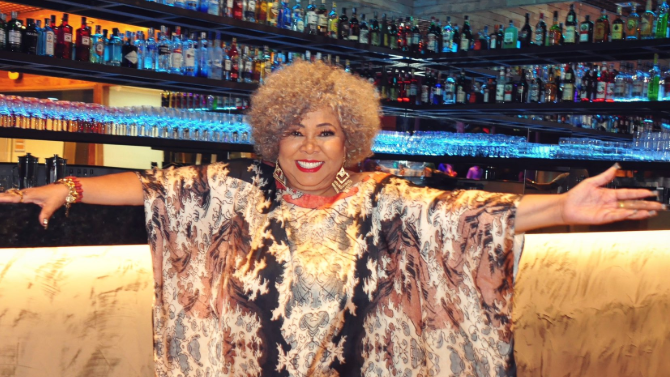 ‘Ele é amado, aplausos ao nosso ministro’