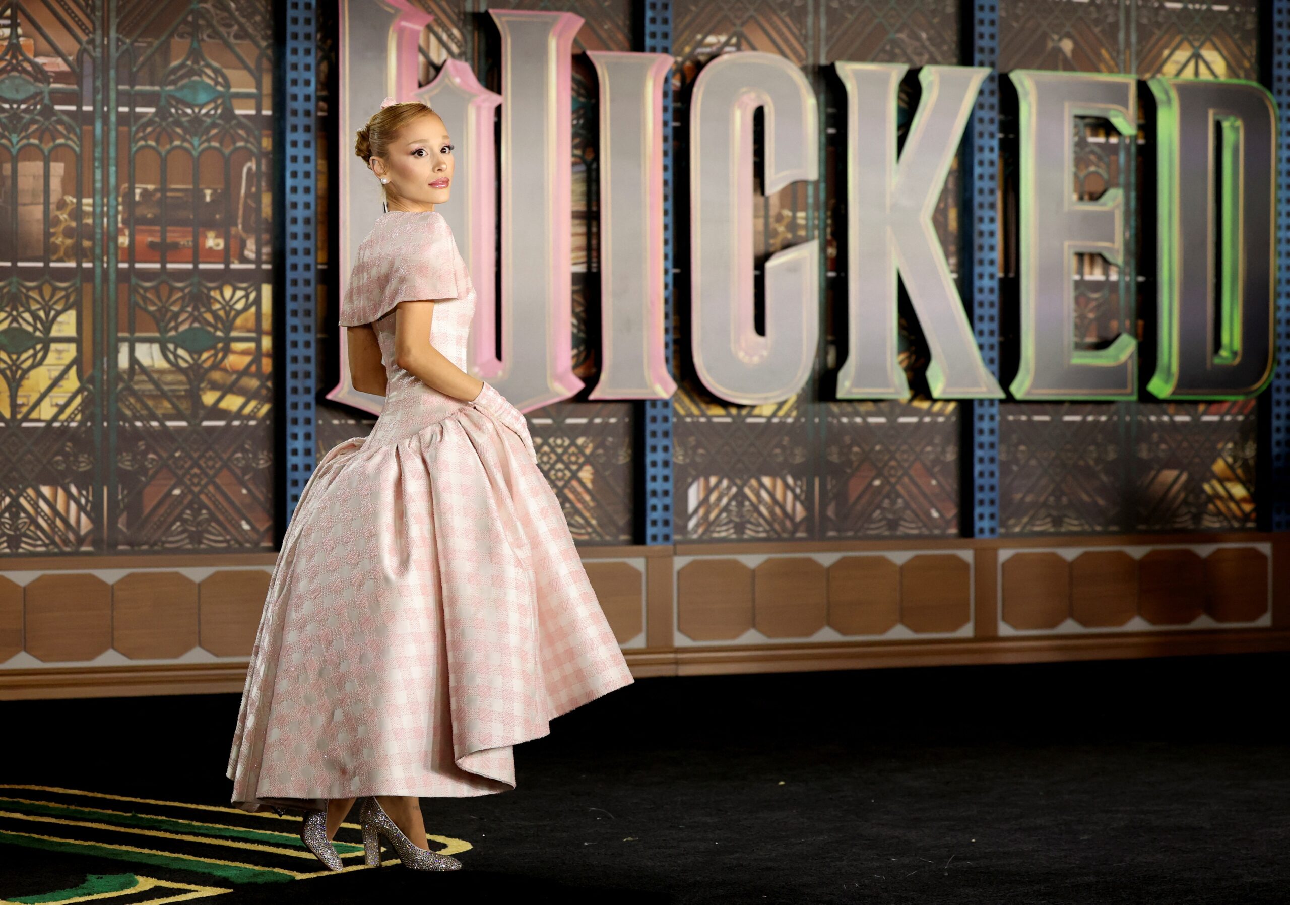 Ariana Grande cancela vinda ao Brasil para lançamento de ‘Wicked: Ariana Grande cancela vinda ao Brasil para lançamento de 'Wicked: Parte 2' após problema em voo: 'Devastada'