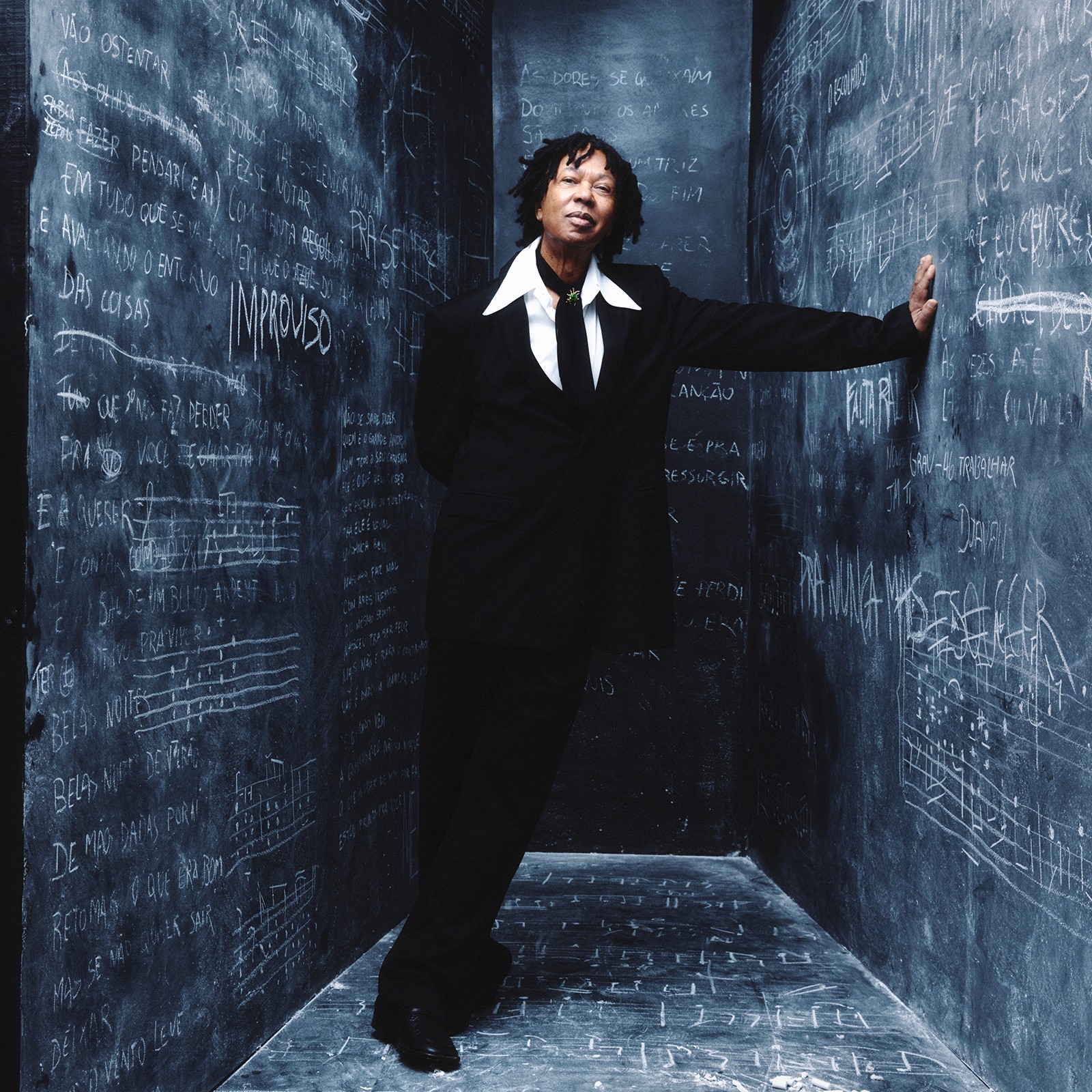 Djavan se movimenta com soberania no álbum ‘Improviso’ dentro do ilimitado universo particular da obra do artista