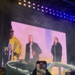 Dua Lipa convida Carlinhos Brown e Caetano Veloso em show em São Paulo
