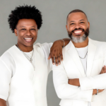 Duo Prettos amplia o repertório para fazer a roda girar com as músicas novas do álbum ‘O show deve continuar...’