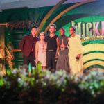 Eleito o 'homem mais sexy do mundo', Jonathan Bailey brinca sobre título e elogia fãs brasileiros